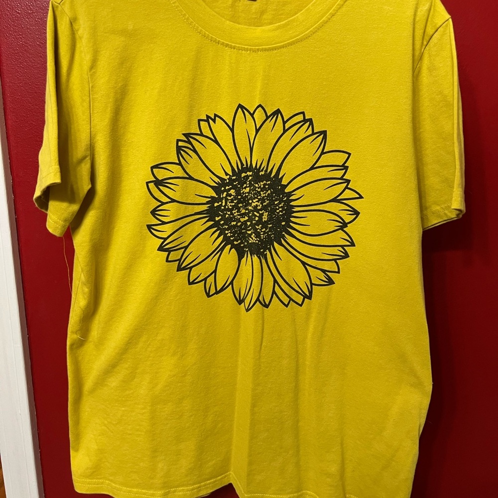 Sunflower Graphic Tee